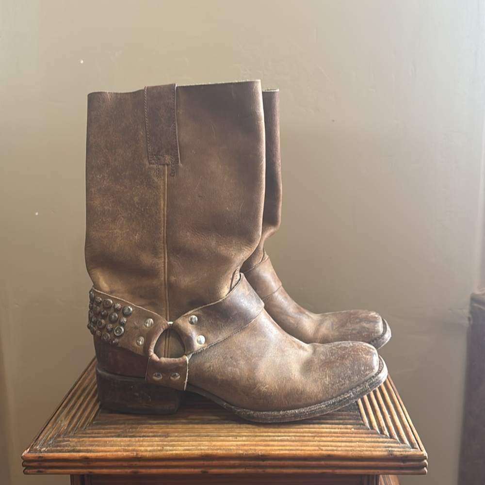 Freebies Boots - Picture 3 of 7